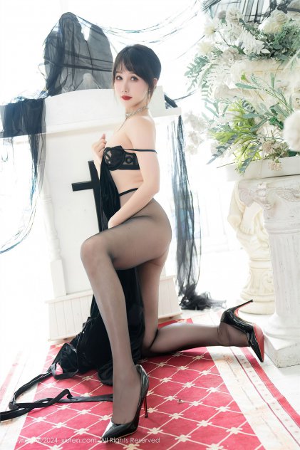 困在女大宿舍，我空间有自助餐厅